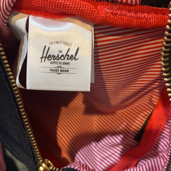 Hershel’s cross body Fanny pack black lined - Picture 3 of 3